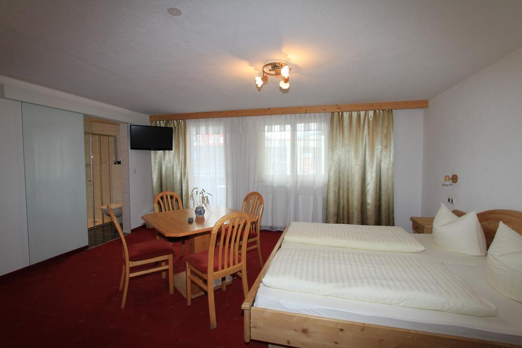 Hotel Restaurant Thurner Zams Quarto foto