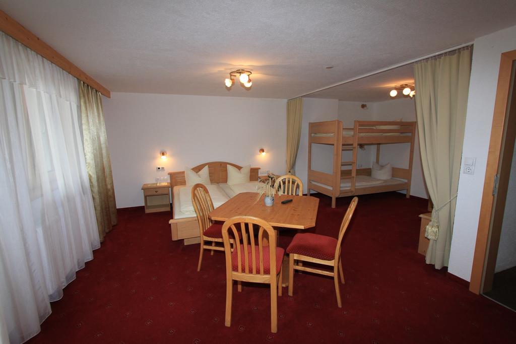 Hotel Restaurant Thurner Zams Quarto foto